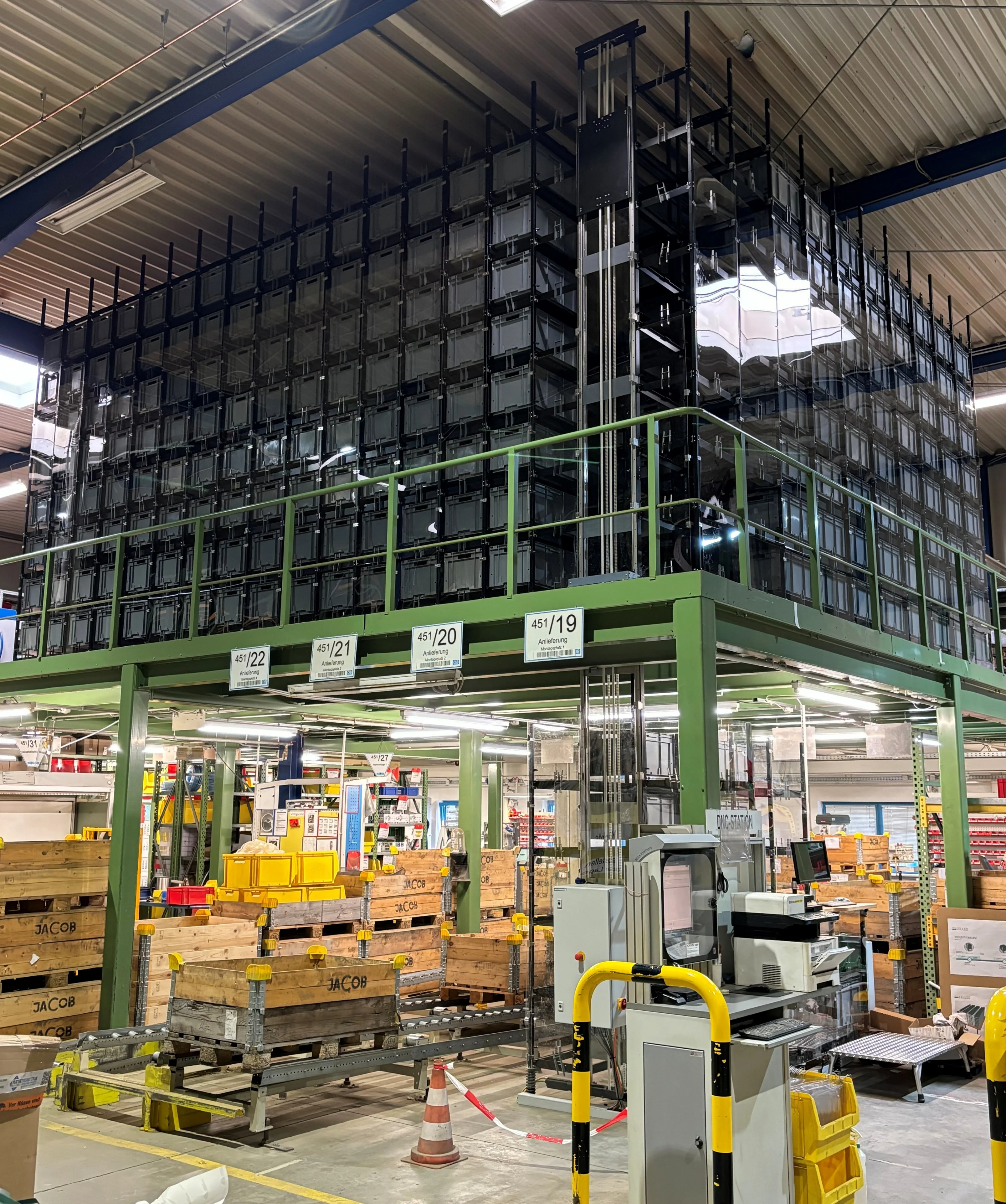 JACOB Lager mit Cellgo System